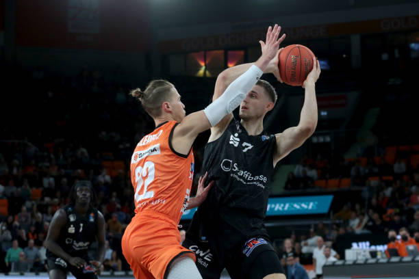 功形成鲜明 功形成鲜明