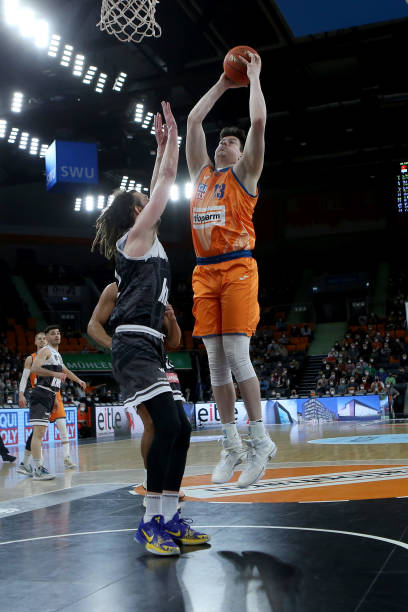 莫德里奇深 莫德里奇深